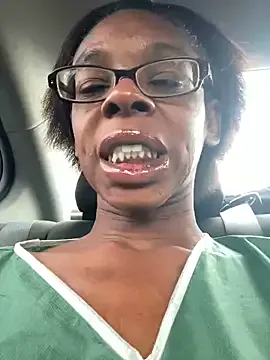 StellaFletcher – webcam model profile photo Image 4