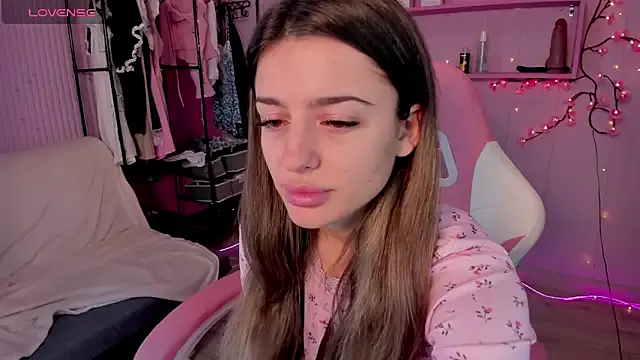 LOVE_MIREI_LOVE – webcam model profile photo Image 3