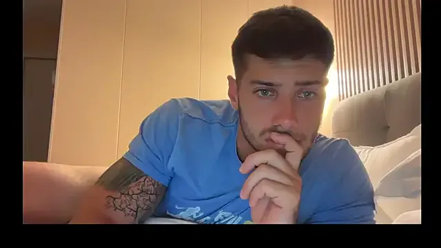 kai101010 – webcam model profile photo Image 5