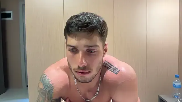 kai101010 – webcam model profile photo Image 6