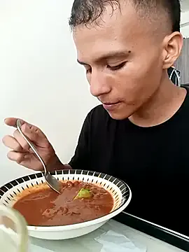 Awesomelusty – webcam model profile photo Image 2