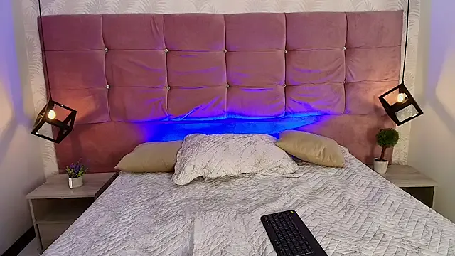 oxo_yuna_oxo – webcam model profile photo Image 15