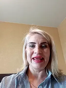 roouse – webcam model profile photo Image 11