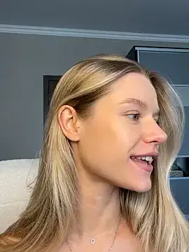 maataaan – webcam model profile photo Image 11