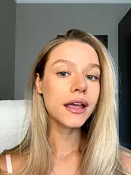 maataaan – webcam model profile photo Image 13