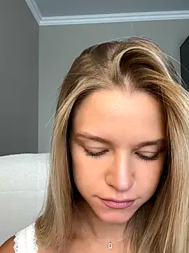 maataaan – webcam model profile photo Image 14