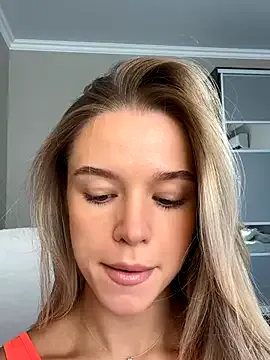 maataaan – webcam model profile photo Image 16