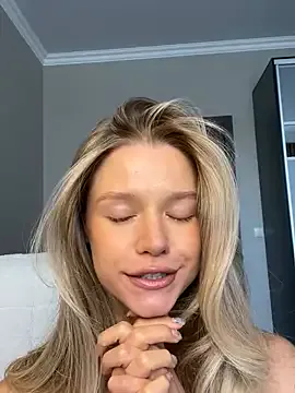 maataaan – webcam model profile photo Image 3