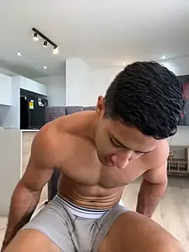 paroncho – webcam model profile photo Image 12