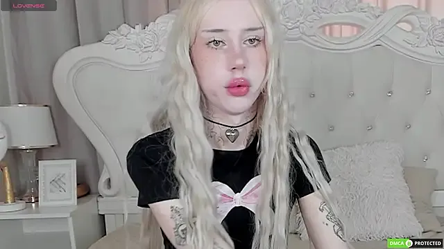 Yui-Ch – webcam model profile photo Image 11