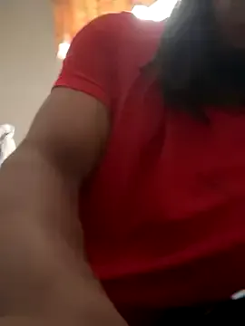 hintly – webcam model profile photo Image 6