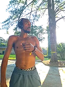 dirtypub – webcam model profile photo Image 11