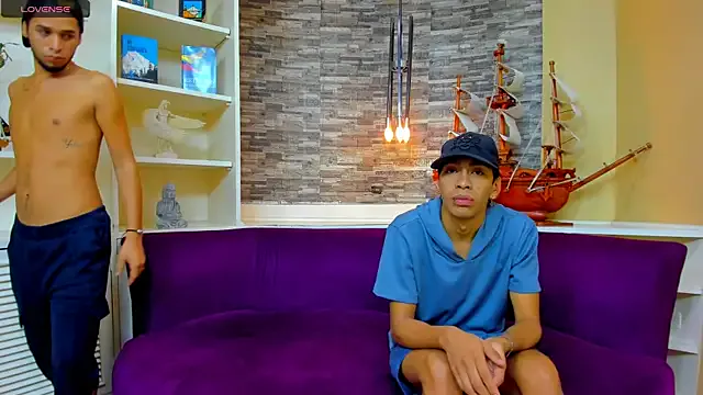 oxo_yuna_oxo – webcam model profile photo Image 5