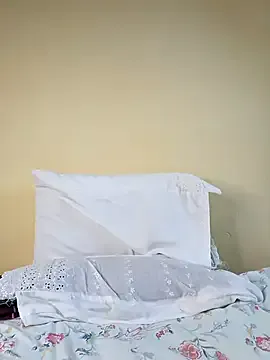 oxo_yuna_oxo – webcam model profile photo Image 11