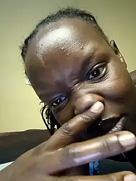 oxo_yuna_oxo – webcam model profile photo Image 4