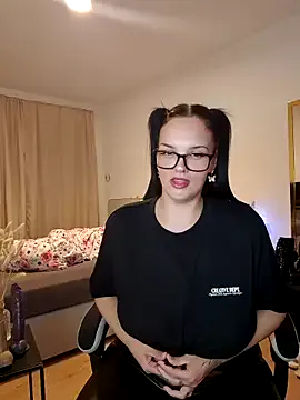 PumaShyXD – webcam model profile photo Image 12