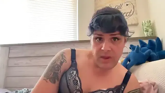 oxo_yuna_oxo – webcam model profile photo Image 12