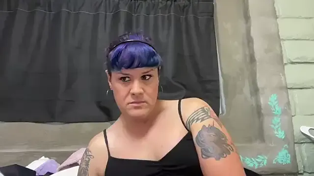 oxo_yuna_oxo – webcam model profile photo Image 4