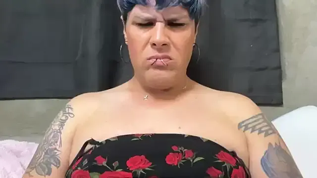 oxo_yuna_oxo – webcam model profile photo Image 5