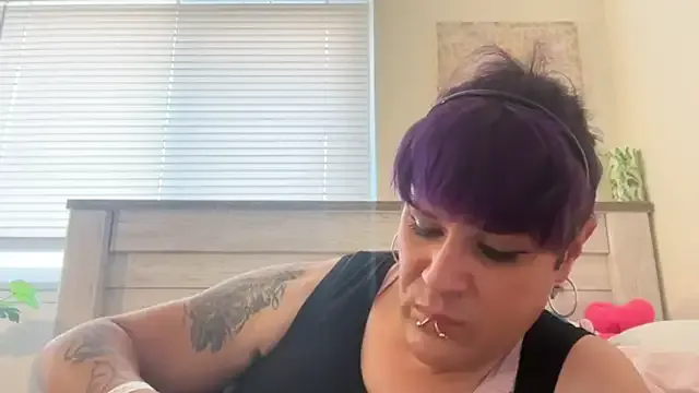 oxo_yuna_oxo – webcam model profile photo Image 8