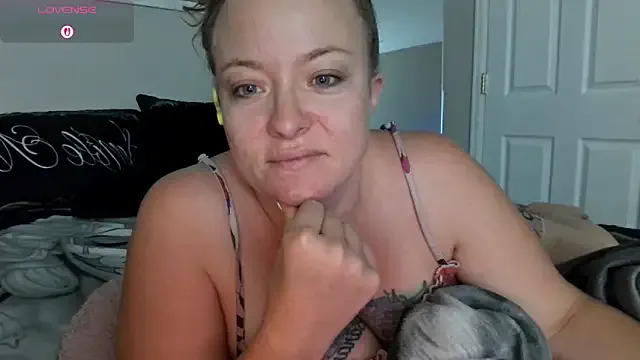 oxo_yuna_oxo – webcam model profile photo Image 11