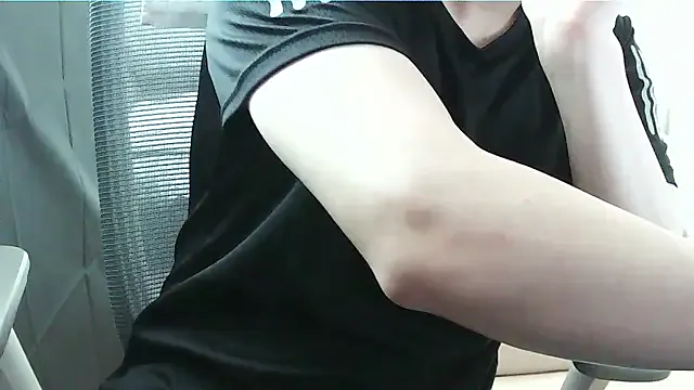 koreanboy2341 – webcam model profile photo Image 12