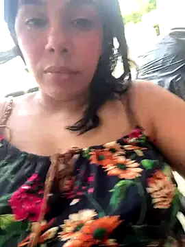 LT-333 – webcam model profile photo Image 12