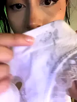 maataaan – webcam model profile photo Image 16