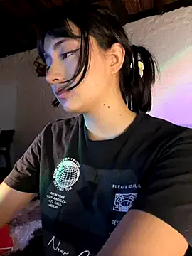 maataaan – webcam model profile photo Image 17