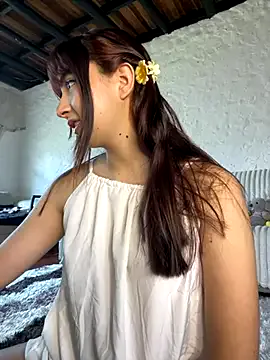 maataaan – webcam model profile photo Image 7