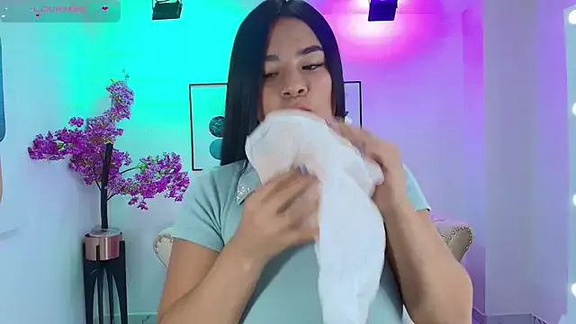 ManaMi-maru – webcam model profile photo Image 4