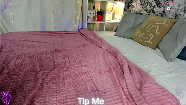 NikaVarga – webcam model profile photo Image 13