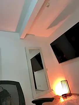 oxo_yuna_oxo – webcam model profile photo Image 10