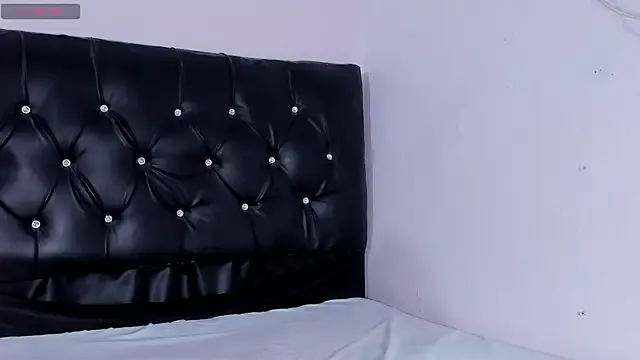 Inaa-Love – webcam model profile photo Image 17