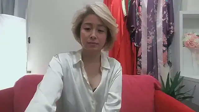 oxo_yuna_oxo – webcam model profile photo Image 2