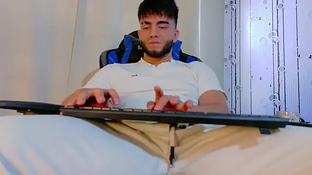 fuckadilf – webcam model profile photo Image 16