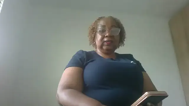 oxo_yuna_oxo – webcam model profile photo Image 16