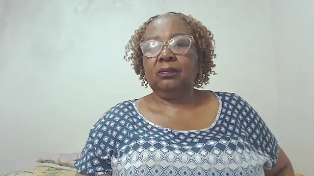 oxo_yuna_oxo – webcam model profile photo Image 18