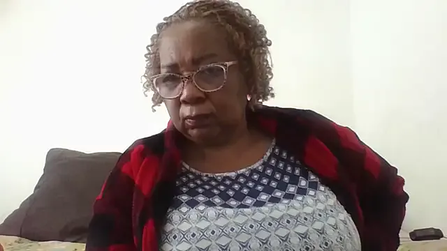 oxo_yuna_oxo – webcam model profile photo Image 19