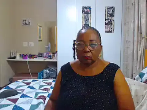 oxo_yuna_oxo – webcam model profile photo Image 2