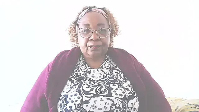 oxo_yuna_oxo – webcam model profile photo Image 6