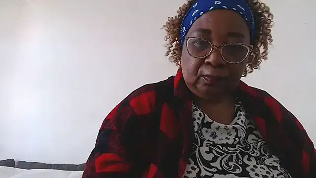 oxo_yuna_oxo – webcam model profile photo Image 7