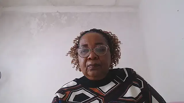 oxo_yuna_oxo – webcam model profile photo Image 8