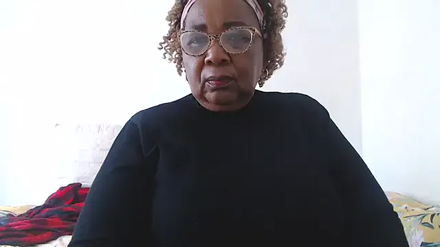 oxo_yuna_oxo – webcam model profile photo Image 9