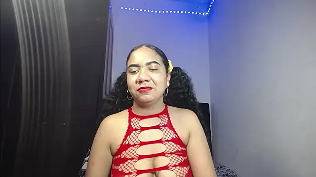 oxo_yuna_oxo – webcam model profile photo Image 3