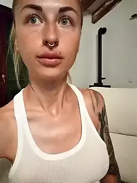 kylie_blck Image 18