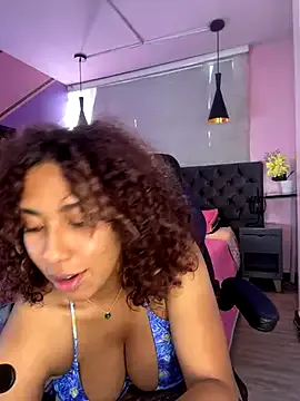 HopeHeaven – webcam model profile photo Image 13