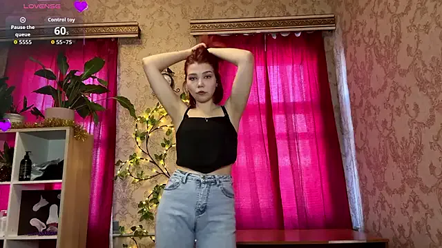 NinnaCrawford – webcam model profile photo Image 3