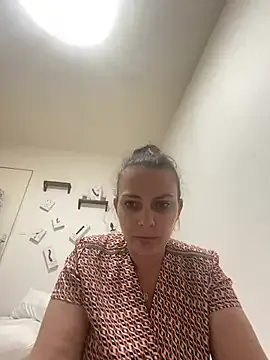 oxo_yuna_oxo – webcam model profile photo Image 2