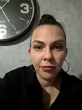 oxo_yuna_oxo – webcam model profile photo Image 4